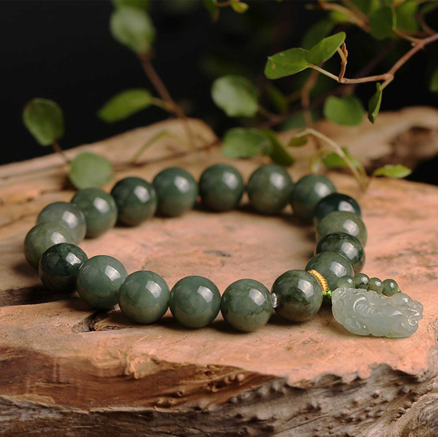 Satori Totem Green Jade Tilted-Head Pixiu Bracelet